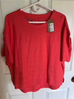 Inspire Short Sleeve Boxy Tee in Coral
